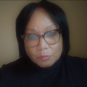 Meet your Posher, Sylvia m